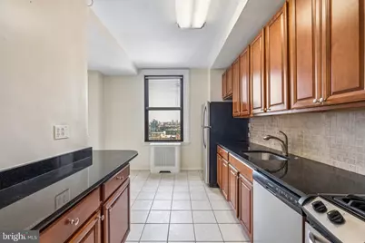 2031 Locust Street #1701, Philadelphia, PA 19103 - Photo 5