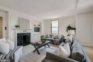 2031 Locust St, Philadelphia, PA 19103 - Photo 3