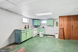 1445 Rhawn St, Philadelphia, PA 19111 - Photo 31