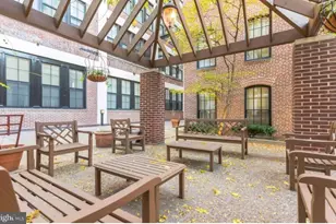 315 New St, Philadelphia, PA 19106 - Photo 3