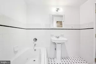 927 S 13th St, Philadelphia, PA 19147 - Photo 19