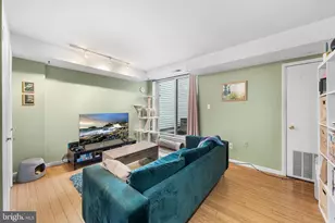 1023 S 6th St, Philadelphia, PA 19147 - Photo 15