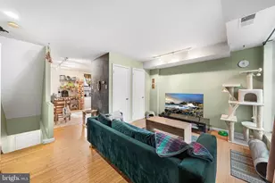 1023 S 6th St, Philadelphia, PA 19147 - Photo 13