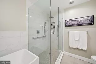 22 S Front St, Philadelphia, PA 19106 - Photo 11