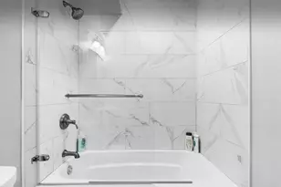 2127 S 6th St, Philadelphia, PA 19148 - Photo 11