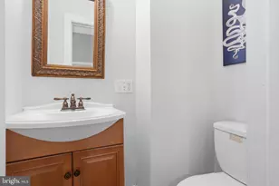 902 S 8th St, Philadelphia, PA 19147 - Photo 9