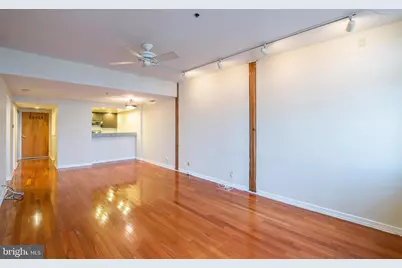 301 Race Street #UNIT 520, Philadelphia, PA 19106 - Photo 3