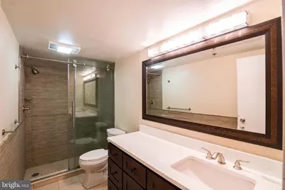 301 Race Street #UNIT 520, Philadelphia, PA 19106 - Photo 9