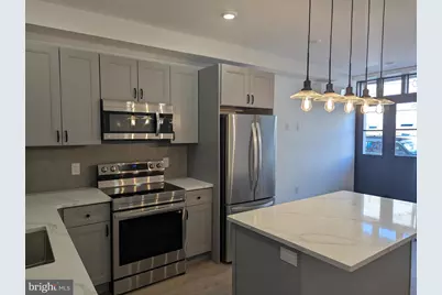 2050 Fairmount Avenue #2, Philadelphia, PA 19130 - Photo 3