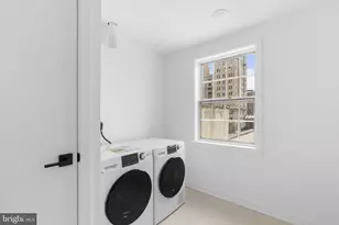 160204 Locust St, Philadelphia, PA 19103 - Photo 7