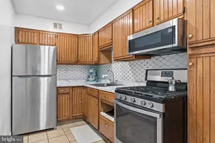 161 E Fariston Dr, Philadelphia, PA 19120 - Photo 5