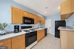 990 E Godfrey Ave, Philadelphia, PA 19124 - Photo 15