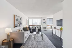 1326 Spruce St, Philadelphia, PA 19107 - Photo 9