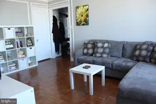 2031 Locust St, Philadelphia, PA 19103 - Photo 3