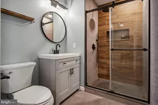 315 New St, Philadelphia, PA 19106 - Photo 9