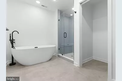 1602 Locust Street #302, Philadelphia, PA 19103 - Photo 9