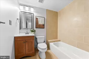 1000 S Dorrance St, Philadelphia, PA 19146 - Photo 27