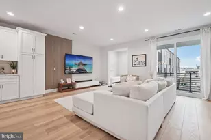 2150 Northbank Pl, Philadelphia, PA 19125 - Photo 3