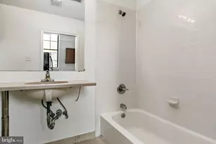 1637 Poplar St, Philadelphia, PA 19130 - Photo 17