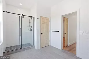 458 W Earlham Ter, Philadelphia, PA 19144 - Photo 31