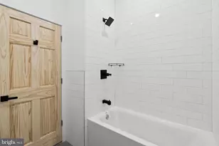 458 W Earlham Ter, Philadelphia, PA 19144 - Photo 23