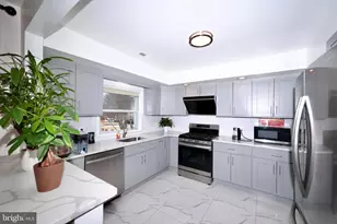 9947 Montour St, Philadelphia, PA 19115 - Photo 15