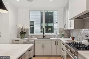 954 N 6th St, Philadelphia, PA 19123 - Photo 9