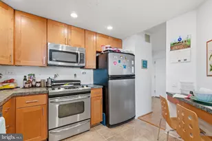 241 S 6th St, Philadelphia, PA 19106 - Photo 15