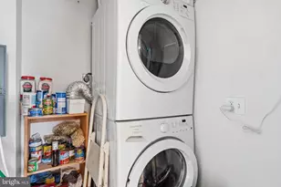 241 S 6th St, Philadelphia, PA 19106 - Photo 17