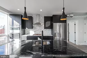 526 Brown St, Philadelphia, PA 19123 - Photo 3