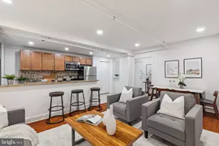 2031 Locust St, Philadelphia, PA 19103 - Photo 7