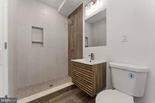 2033 N 9th St, Philadelphia, PA 19122 - Photo 17