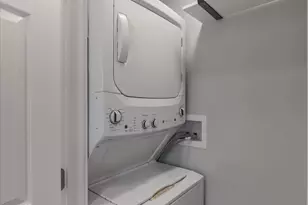 672 N 19th St, Philadelphia, PA 19130 - Photo 13