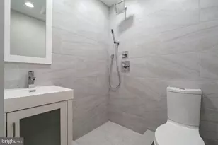 762 S 15th St, Philadelphia, PA 19146 - Photo 9