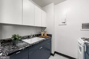 220 Locust St, Philadelphia, PA 19106 - Photo 15