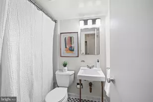 220 Locust St, Philadelphia, PA 19106 - Photo 27