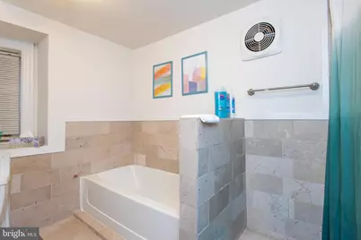 2134 Locust Street #1R, Philadelphia, PA 19103 - Photo 27