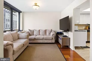 1326 Spruce St, Philadelphia, PA 19107 - Photo 5