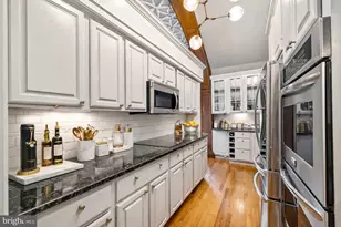 251 S 22nd St, Philadelphia, PA 19103 - Photo 23