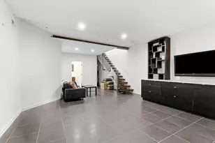 322 Brown St, Philadelphia, PA 19123 - Photo 9