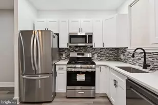 4674 N Sydenham St, Philadelphia, PA 19140 - Photo 11