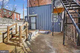 2046 E Huntingdon St, Philadelphia, PA 19125 - Photo 11