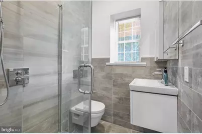 2046 E Huntingdon Street #1R, Philadelphia, PA 19125 - Photo 5