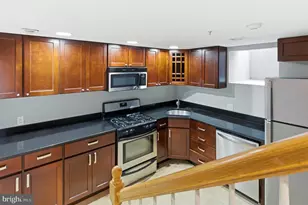 1027 N 4th St, Philadelphia, PA 19123 - Photo 9