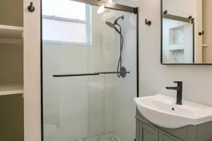 2429 S Garnet St, Philadelphia, PA 19145 - Photo 15