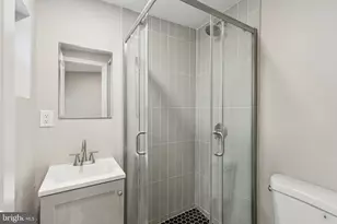 2131 Christian St, Philadelphia, PA 19146 - Photo 9