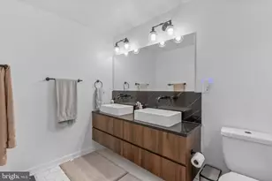 1723 Francis St, Philadelphia, PA 19130 - Photo 11