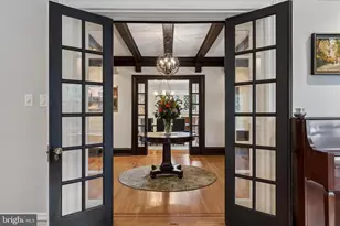 8111 St Martins Ln, Philadelphia, PA 19118 - Photo 19