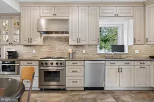 8111 St Martins Ln, Philadelphia, PA 19118 - Photo 31