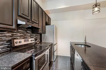 704 S Washington Square #1R, Philadelphia, PA 19106 - Photo 3